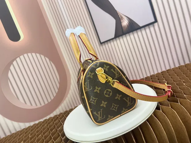 Louis Vuitton Mini Speedy Monogram Sac Boston en toile enduite cuir tan 4