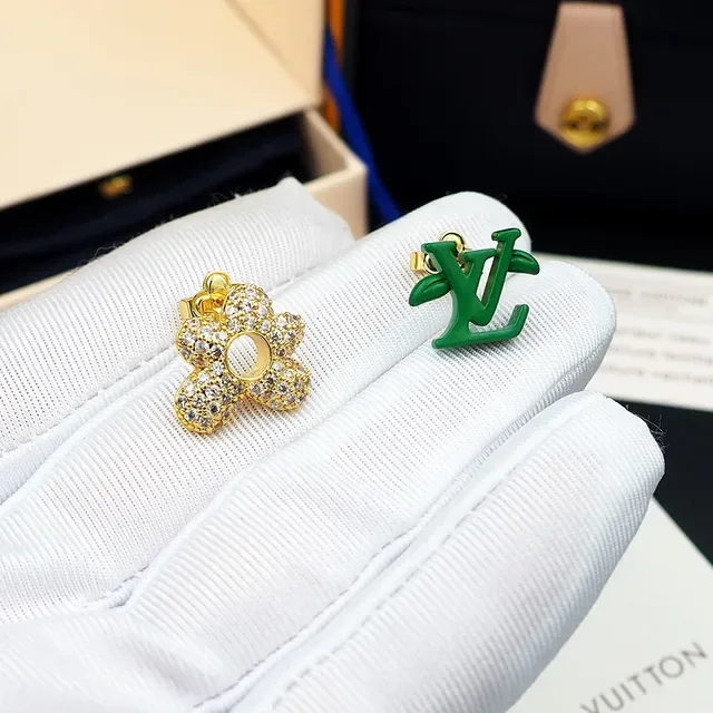 Louis Vuitton Monogram and Crystal Flower Stud Earrings 7