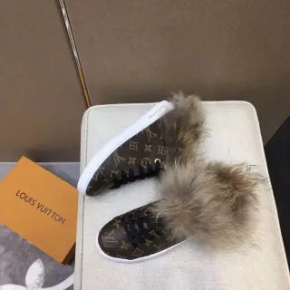 Louis Vuitton Monogram Canvas Tênis Baixos com Forro de Pelos