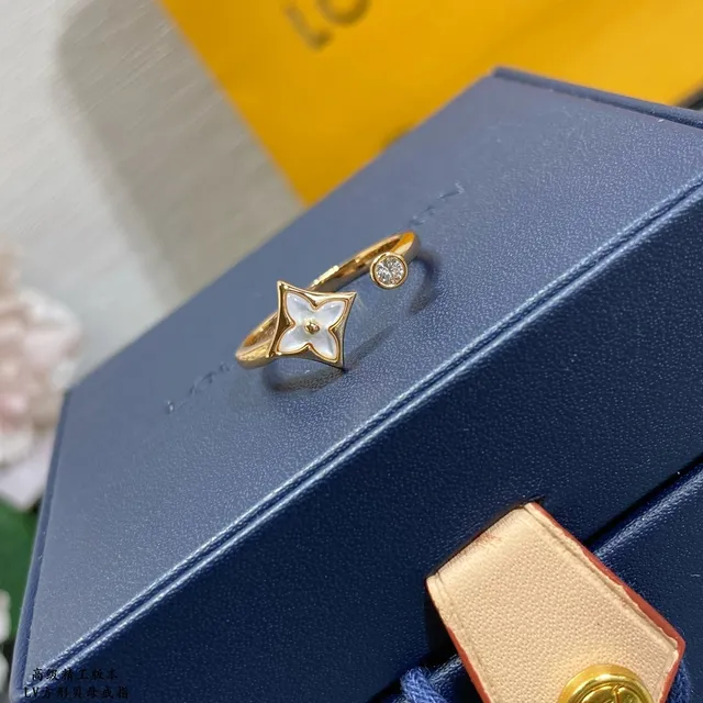 Louis Vuitton Monogram Flower গোল্ড-টোন মাদার অফ পার্ল ইনলেয় রিং 3