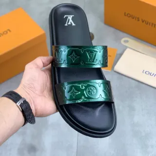 Louis Vuitton Monogram पैटेंट हरा और काला स्लाइड चप्पल