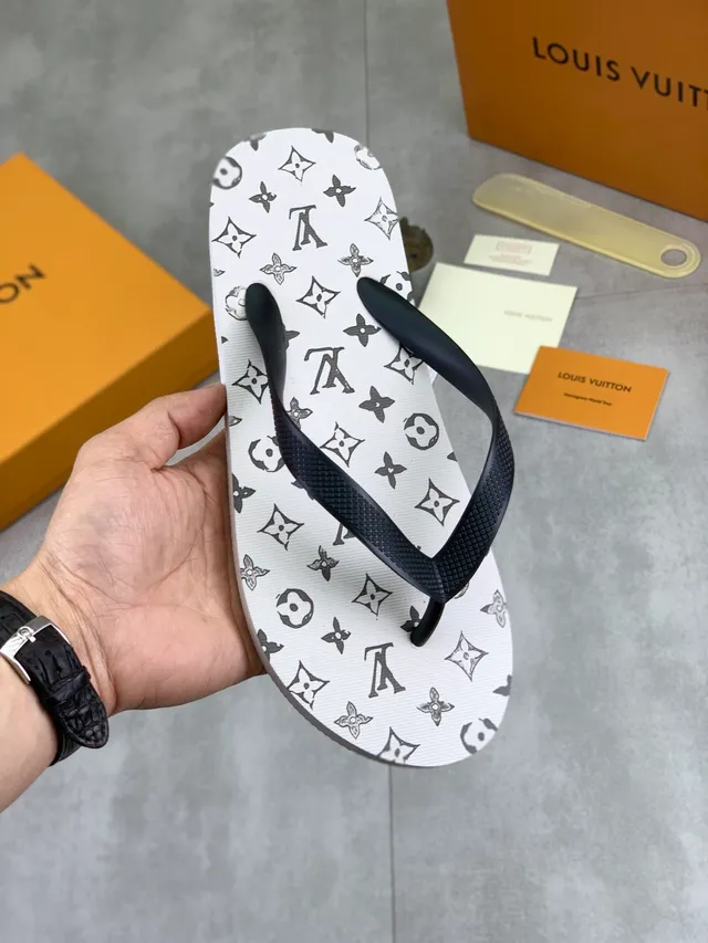Louis Vuitton Monogram Reverse-Print Gray and Black Slippers 24