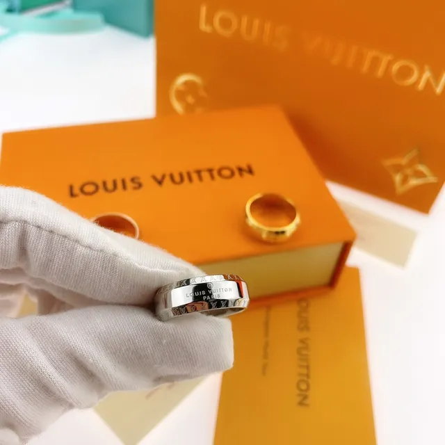 Louis Vuitton Monogram Bague Gold Tone Enamel Inlay Bagues 6