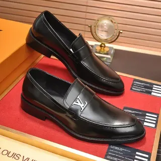 Louis Vuitton Monogram Strap काली चमड़ी के लोफर