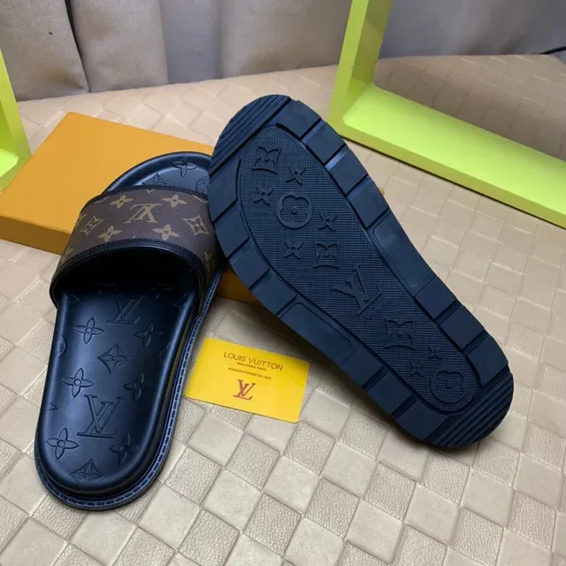 Louis Vuitton Monogram स्ट्रैप स्लाइड स्लिपर्स 2