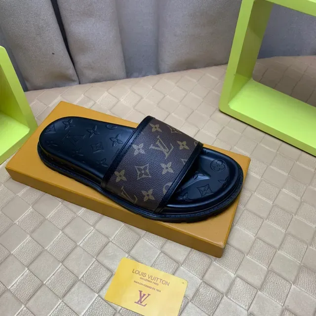 Louis Vuitton Monogram स्ट्रैप स्लाइड स्लिपर्स 6