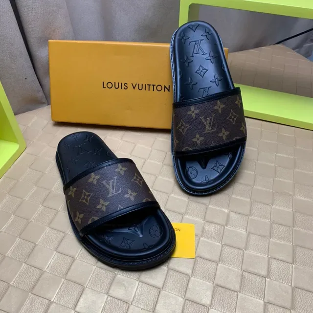 Louis Vuitton Monogram स्ट्रैप स्लाइड स्लिपर्स 7