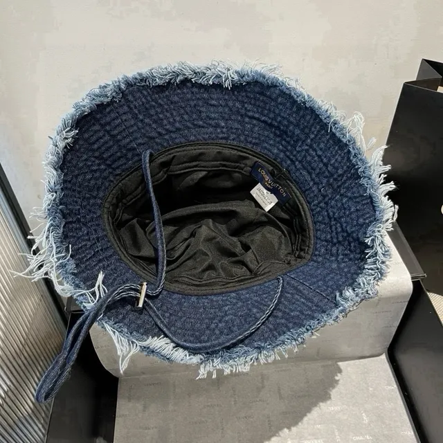 Louis Vuitton Bleu Marine Beige Denim Borde Déchiré Chapeau Bucket 3