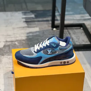 Louis Vuitton Zapatillas Lifestyle Azul Marino con Malla Multicapa y Ante Superior Monogramadas Suela de Mediacorazón