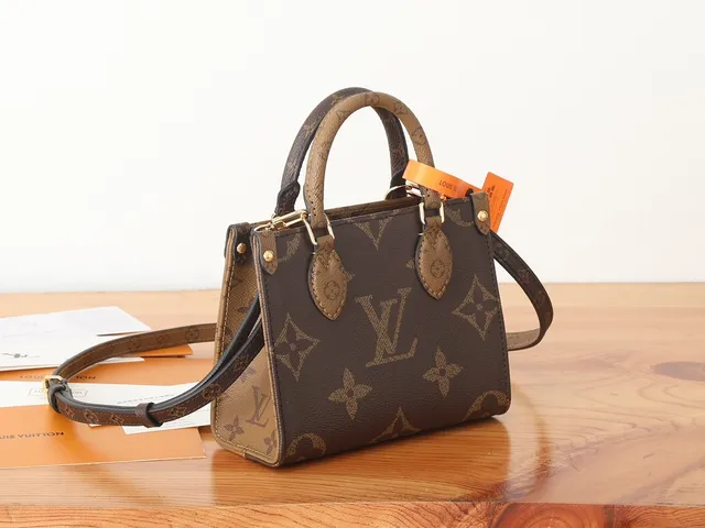 Louis Vuitton OnTheGo Mini Sac Messager Marron Beige Monogramme Toile Enduite 2