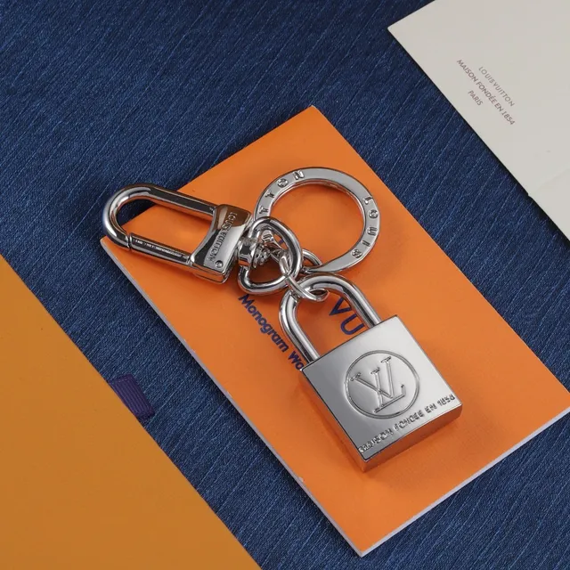 Louis Vuitton Padlock Key Holder Gold Silver Engraved Monogram Phone Case 3