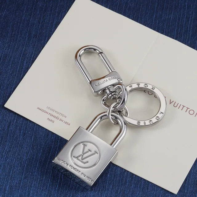 Louis Vuitton Padlock Key Holder Gold Silver Engraved Monogram Phone Case 4