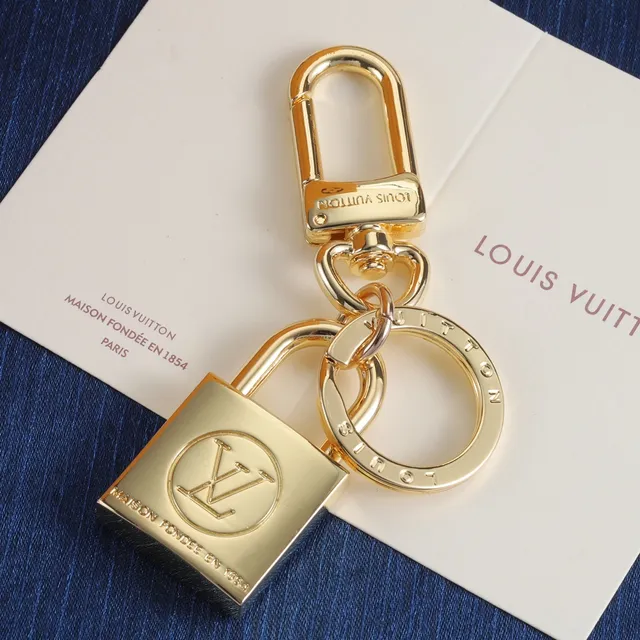 Louis Vuitton Padlock Key Holder Gold Silver Engraved Monogram Phone Case 7