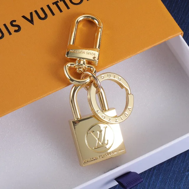 Louis Vuitton Padlock Key Holder Gold Silver Engraved Monogram Phone Case 8