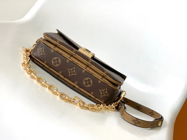 Louis Vuitton Petite Malle Sac à chaîne bicolore marron beige monogramme toile 3