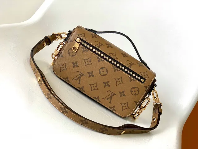 Louis Vuitton Petite Malle Sac à chaîne bicolore marron beige monogramme toile 4