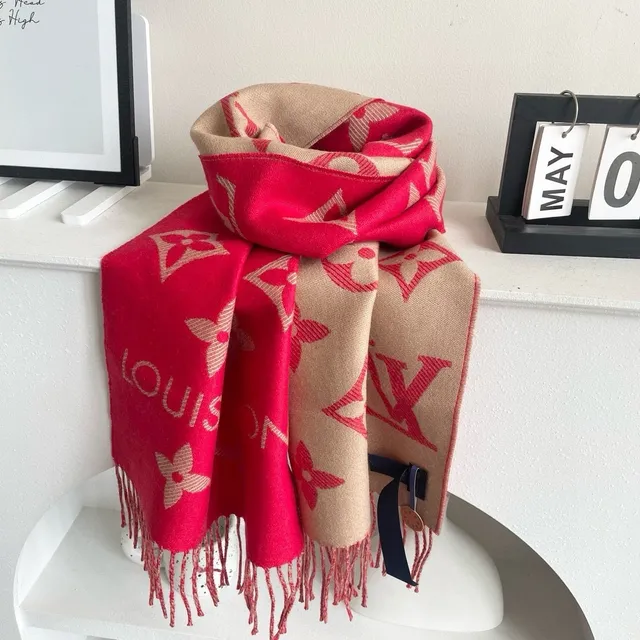 Écharpe Louis Vuitton Rouge Beige Imprimé Monogramme à Franges en Cachemire 4