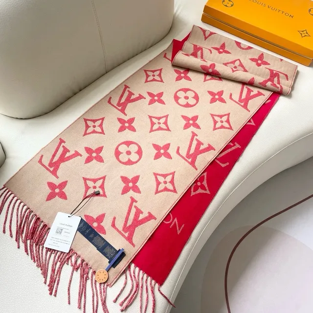 Écharpe Louis Vuitton Rouge Beige Imprimé Monogramme à Franges en Cachemire 5