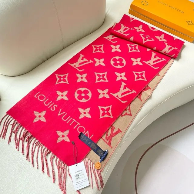 Écharpe Louis Vuitton Rouge Beige Imprimé Monogramme à Franges en Cachemire 7