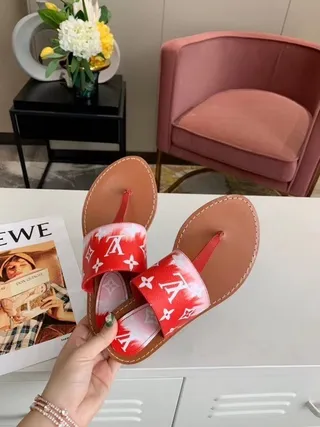 Louis Vuitton Red White Monogram-Print Strap Thong Construction Casual Sandals 5