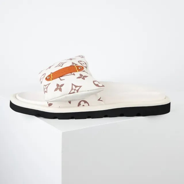 Louis Vuitton Run Away beige marron Monogram-Print tissu sangle rembourrée pantoufles 9