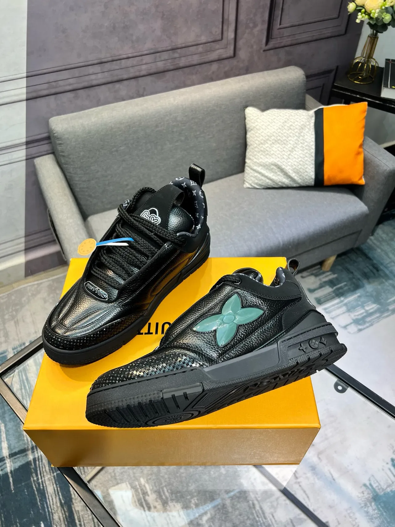 Louis Vuitton Run Away Black Green Pebbled Leather Translucent Flower Motif Lifestyle Sneakers 4