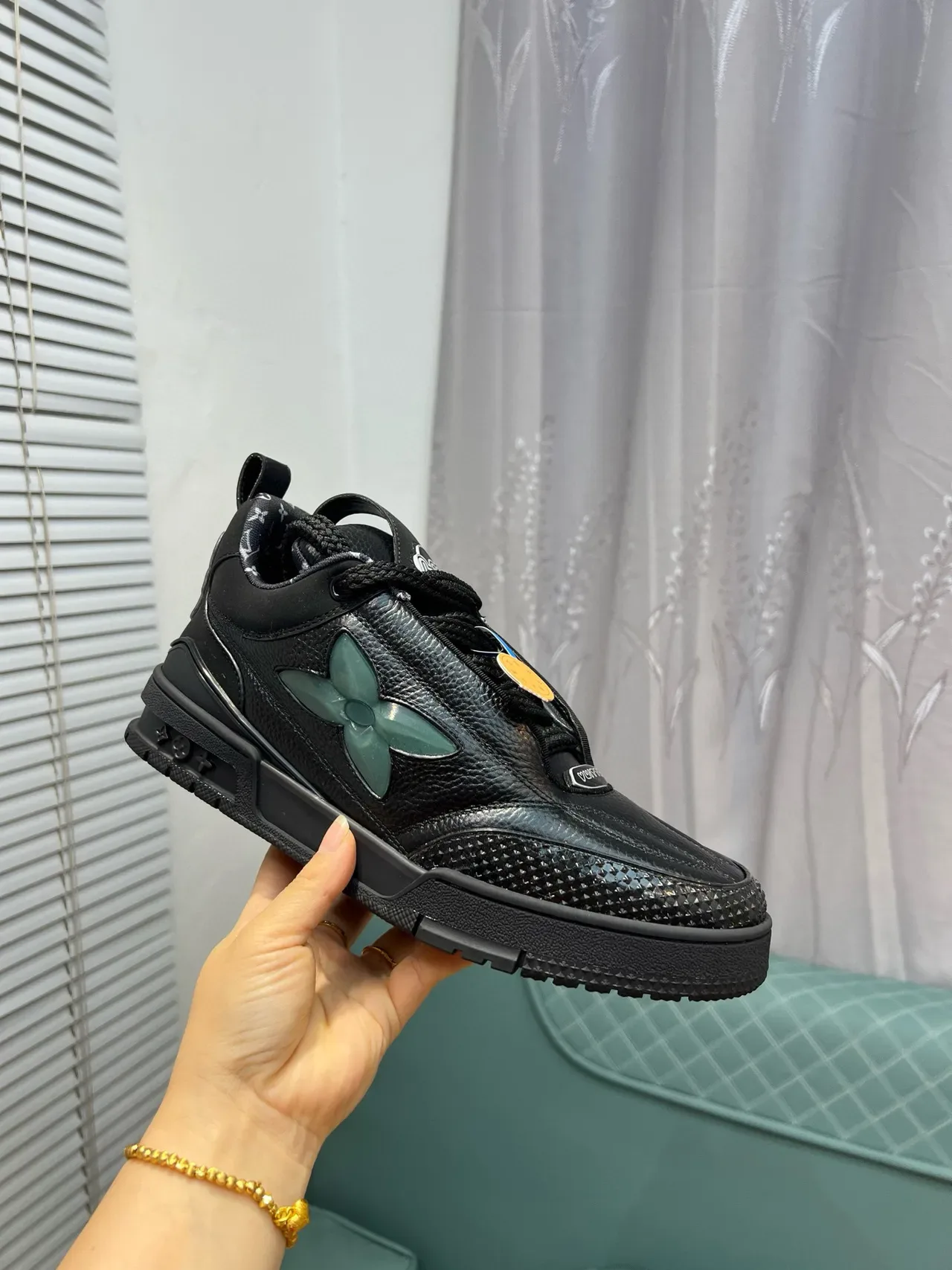 Louis Vuitton Run Away Black Green Pebbled Leather Translucent Flower Motif Lifestyle Sneakers 6