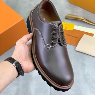 Louis Vuitton Run Away Sapatos Oxford Marrom Bege Sola Chunky Lug Sole com Topstitching em Contraste