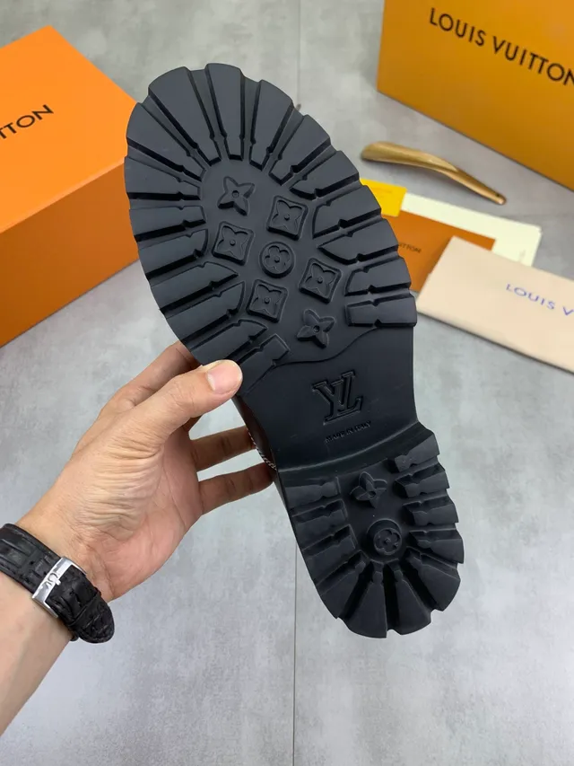 Louis Vuitton Run Away Sapatos Oxford Marrom Bege Sola Chunky Lug Sole com Topstitching em Contraste 2