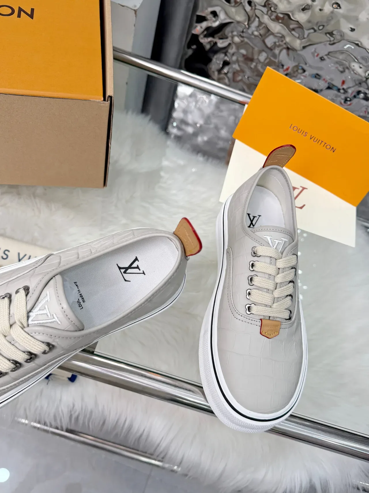 Louis Vuitton Run Away Gray White Croc-Embossed Leather Platform Sole Lifestyle Sneakers 3