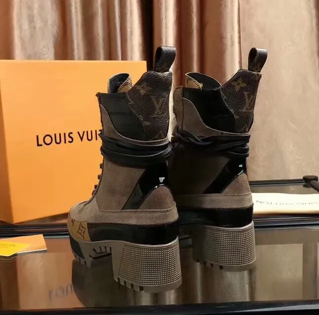 Louis Vuitton Run Away Monogram Lona e Camurça Botas de Tornozelo 2