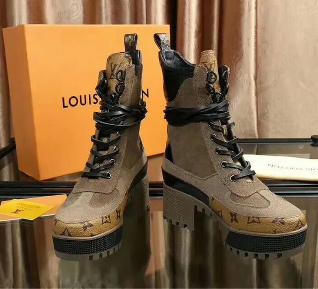Louis Vuitton Run Away Monogram Lona e Camurça Botas de Tornozelo 4