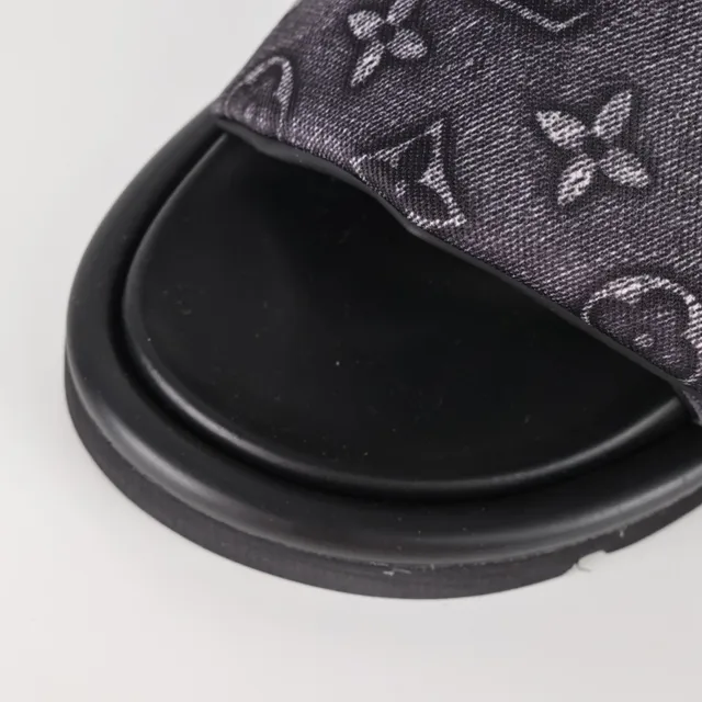 Louis Vuitton Run Away Monogram Canvas Slipper 5