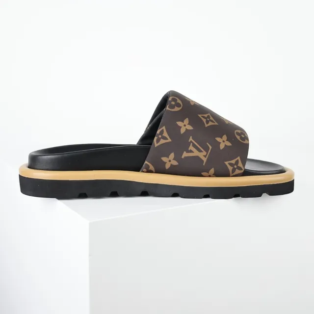 Louis Vuitton Run Away Monogram Canvas Slippers 7
