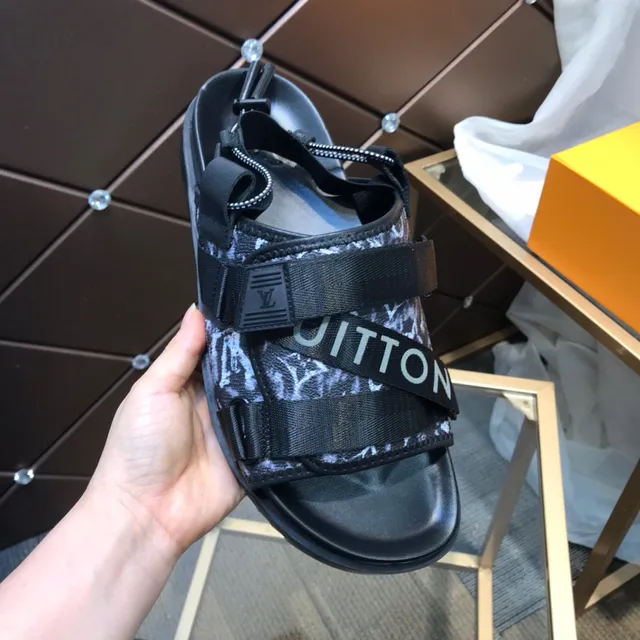 Louis Vuitton Run Away Monogram-Print Black Sandales casual 3