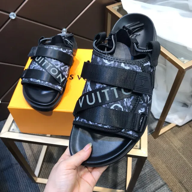 Louis Vuitton Run Away Monogram-Print Black Sandales casual 4