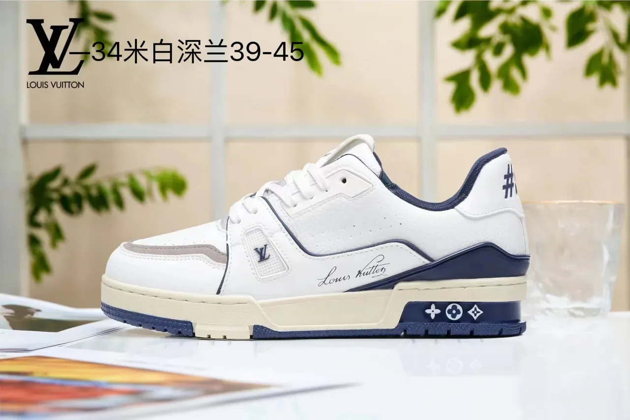 Louis Vuitton Run Away Blanc Deep Navy Gris Sneakers Lifestyle 4