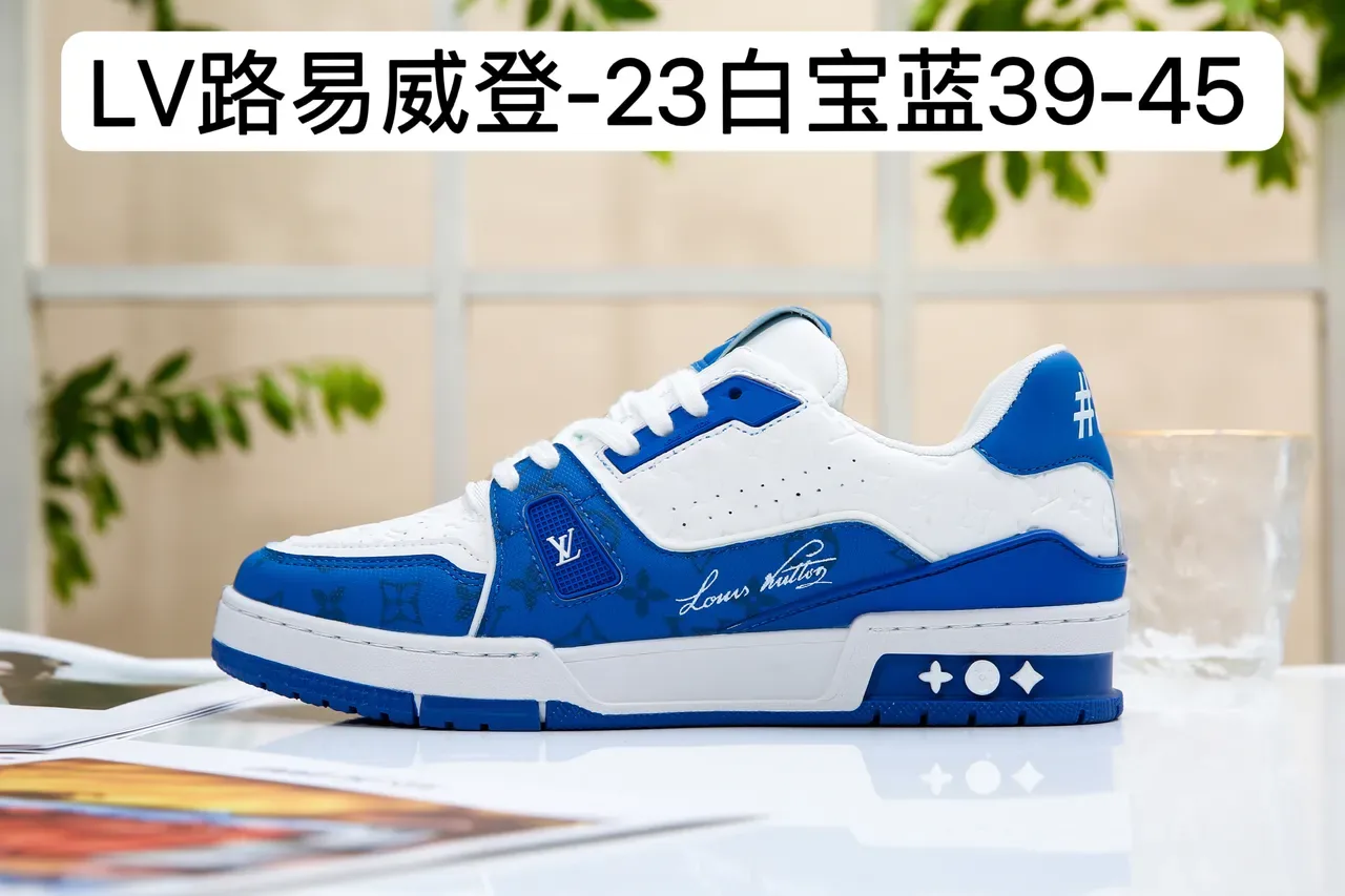 Louis Vuitton Run Away Blanc Deep Navy Gris Sneakers Lifestyle 13
