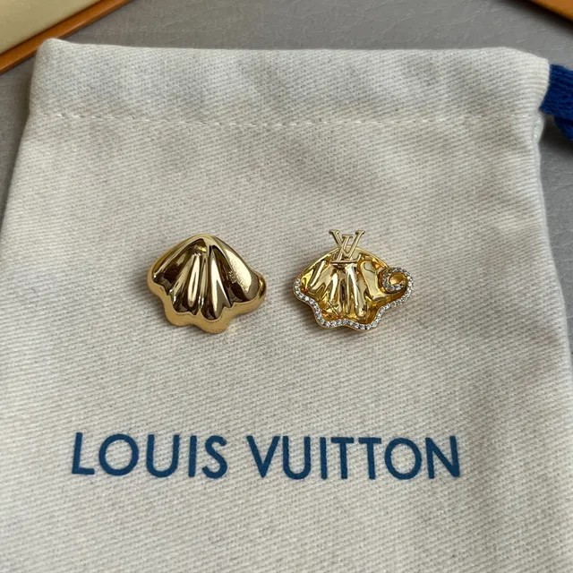 Louis Vuitton Shell-Shaped Monogram Pavé-Crystal Earrings 2