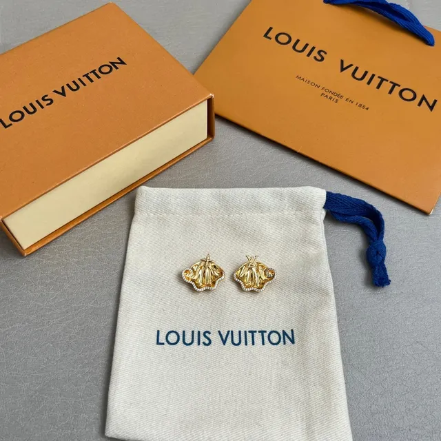 Louis Vuitton Shell-Shaped Monogram Pavé-Crystal Earrings 3