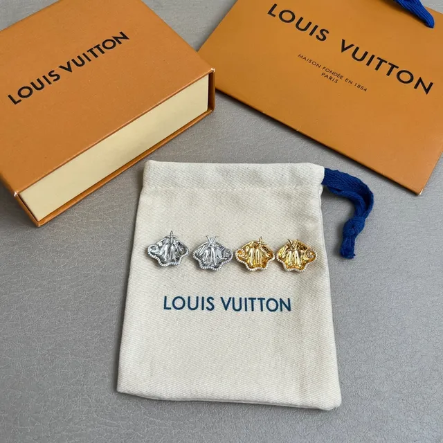 Louis Vuitton Shell-Shaped Monogram Pavé-Crystal Earrings 5