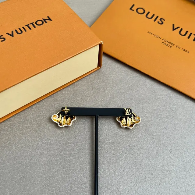 Louis Vuitton Shell-Shaped Monogram Pavé-Crystal Earrings 6