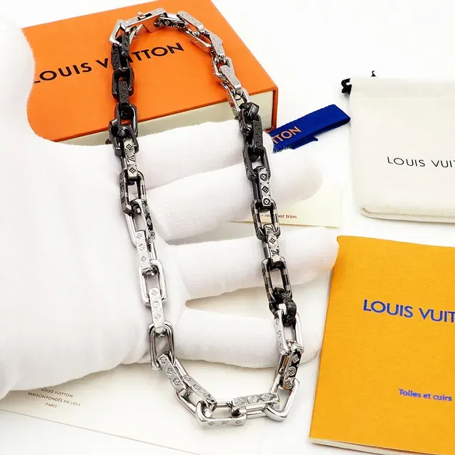 Louis Vuitton Silver Black Chunky Link Chain Engraved Monogram Necklace 2