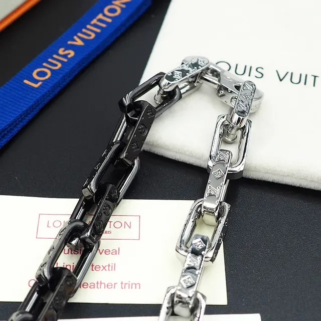 Louis Vuitton Silver Black Chunky Link Chain Engraved Monogram Necklace 7