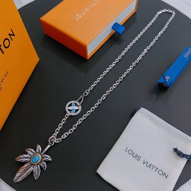 Louis Vuitton Silver Blue Chain Turquoise Cabochon Necklace 3