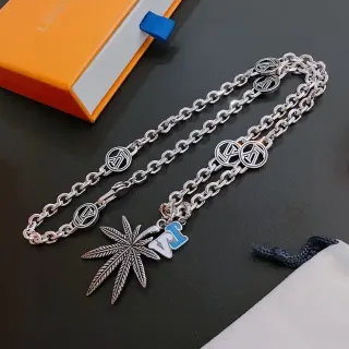 Louis Vuitton Silver Blue Curb Chain Monogram-Link Design Necklace