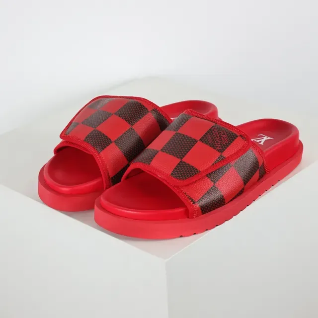 Louis Vuitton Slide Rouge et Noir Damier Check chaussons 2