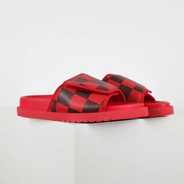 Louis Vuitton Slide Rouge et Noir Damier Check chaussons 3