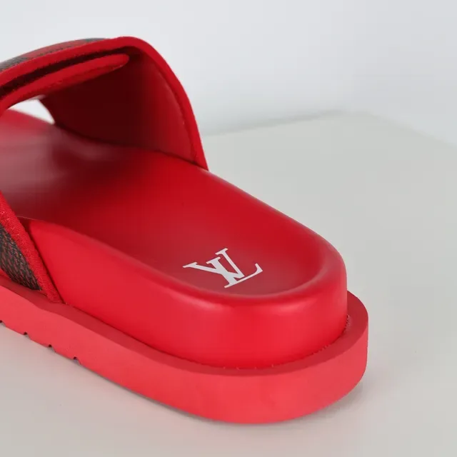 Louis Vuitton Slide Rouge et Noir Damier Check chaussons 4