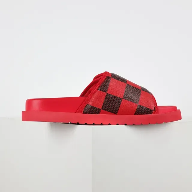 Louis Vuitton Slide Rouge et Noir Damier Check chaussons 7